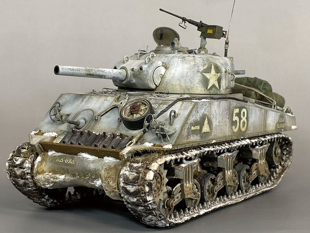 �V���[�}��M4A3 105mm�֒e�C