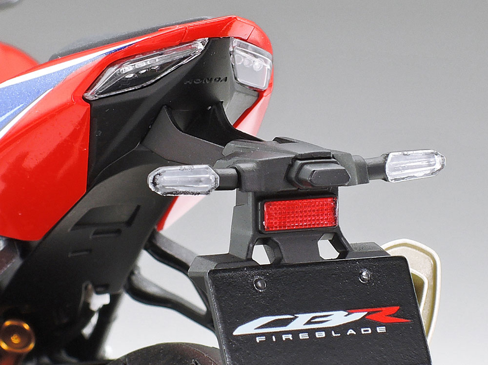 タミヤ 1/12 Honda CBR1000RR-R FIREBLADE SP | タミヤ