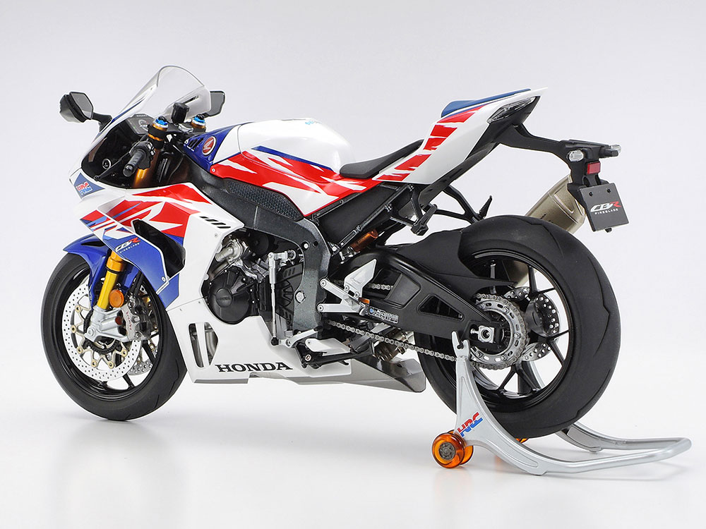 タミヤ 1/12 Honda CBR1000RR-R FIREBLADE SP 30th Anniversary | タミヤ