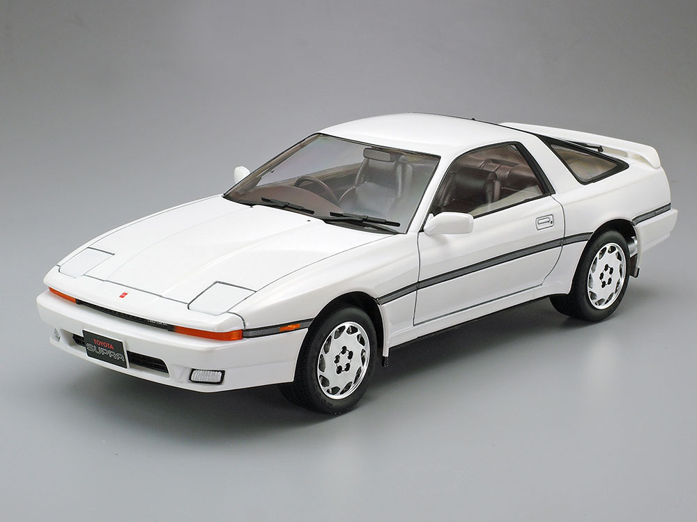 トヨタ JZA80 スープラ 1/24 プラモデル 完成品-