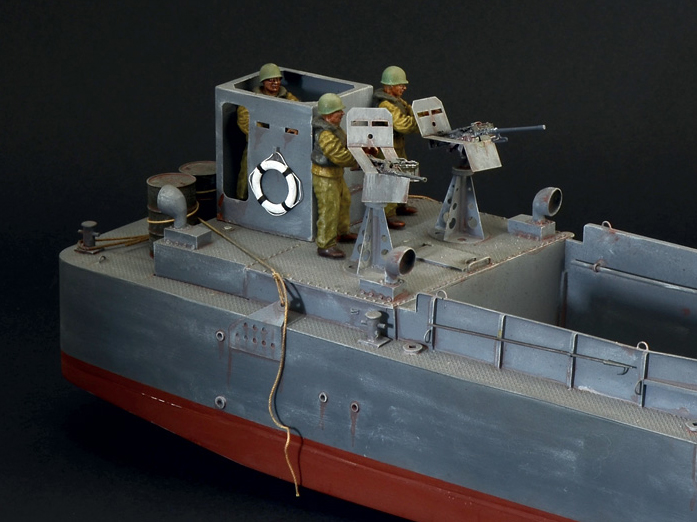 イタレリ 1/35ミリタリー 1/35 LCM 3 上陸用舟艇 | タミヤ