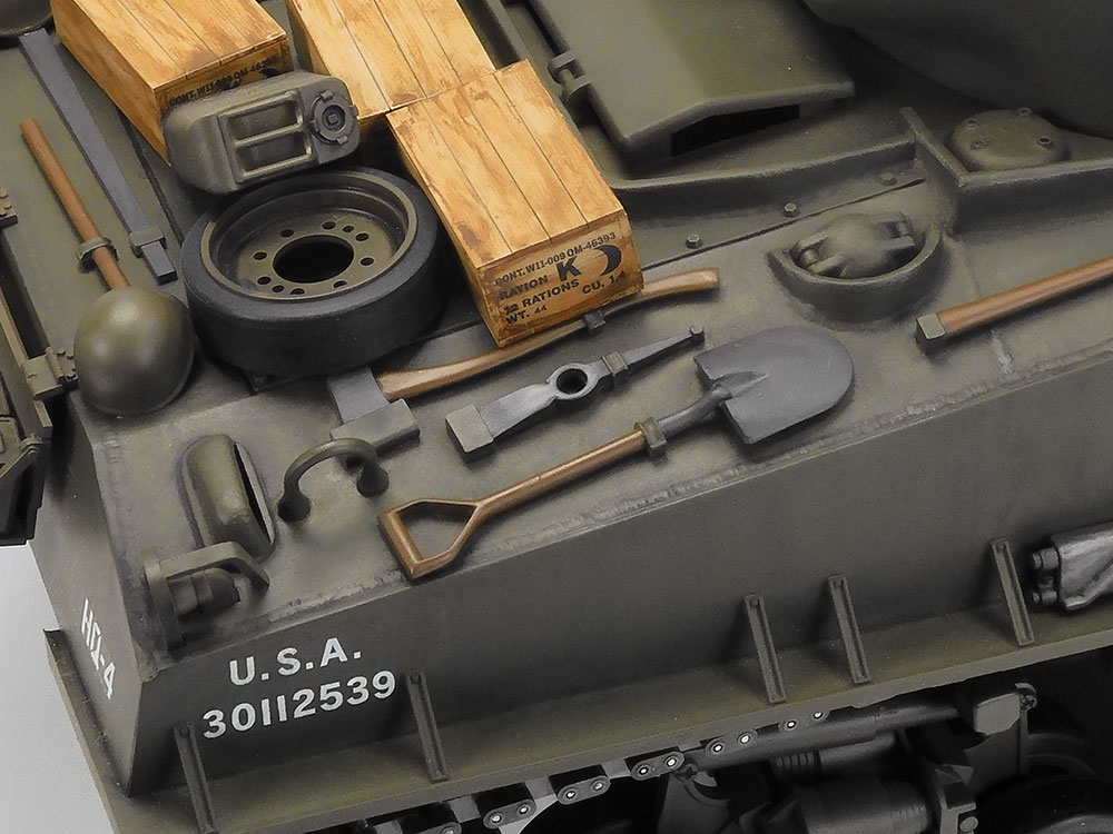 タミヤ 1/16 RCタンクシリーズ M4シャーマン （105mm榴弾砲搭載