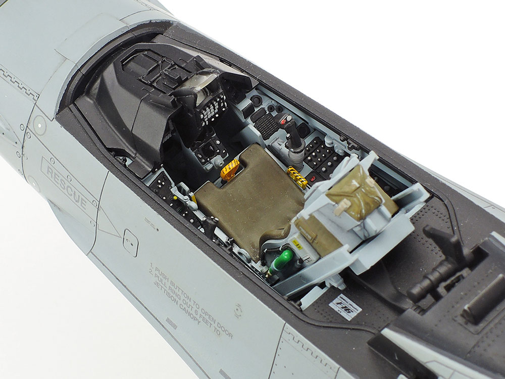 タミヤ 1/32 エアークラフトシリーズ F-16CJ［ブロック50