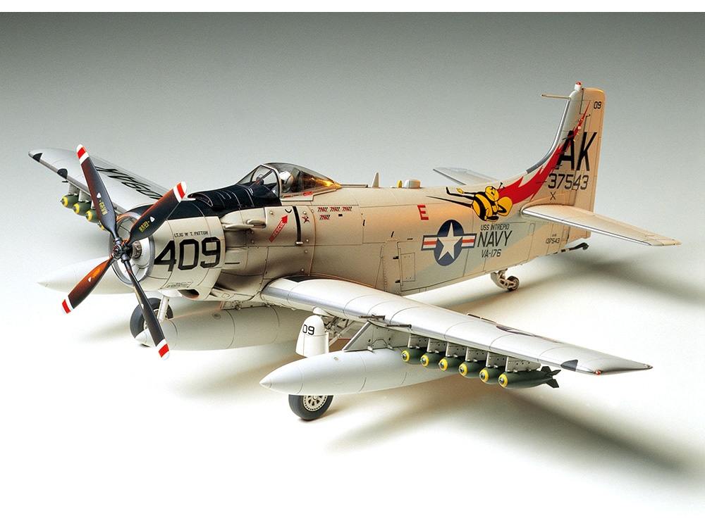 タミヤ 1/48 傑作機シリーズ ダグラス A-1H スカイレイダー アメリカ 