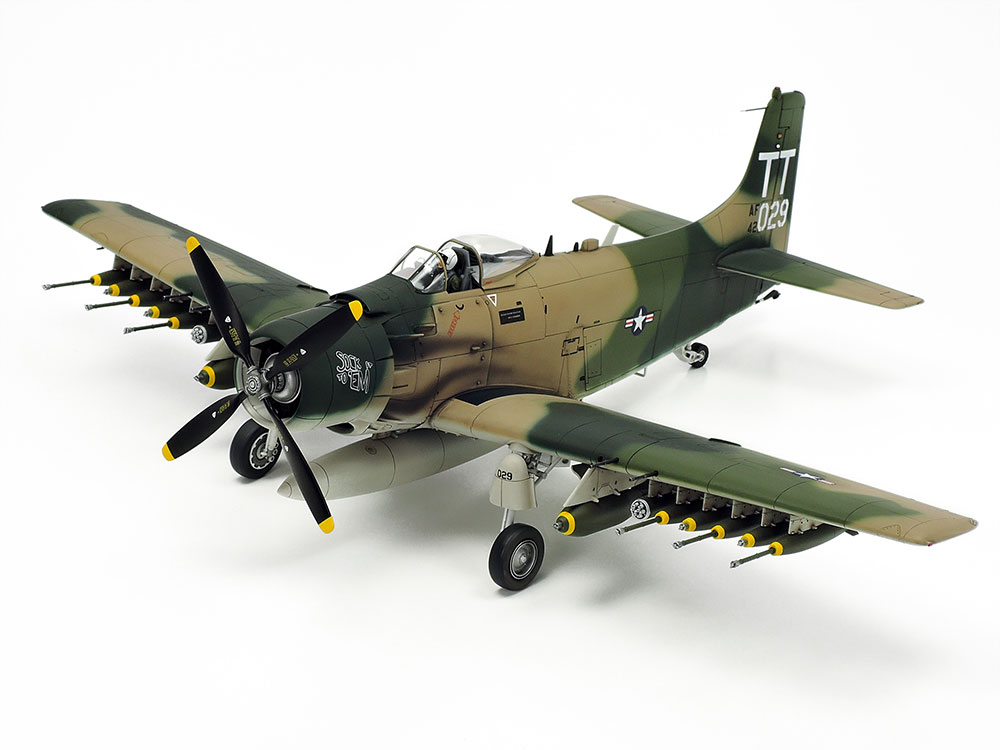 タミヤ 1/48 傑作機シリーズ ダグラス A-1J スカイレイダー アメリカ