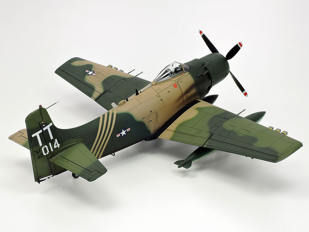 タミヤ 1/48 傑作機シリーズ ダグラス A-1J スカイレイダー アメリカ