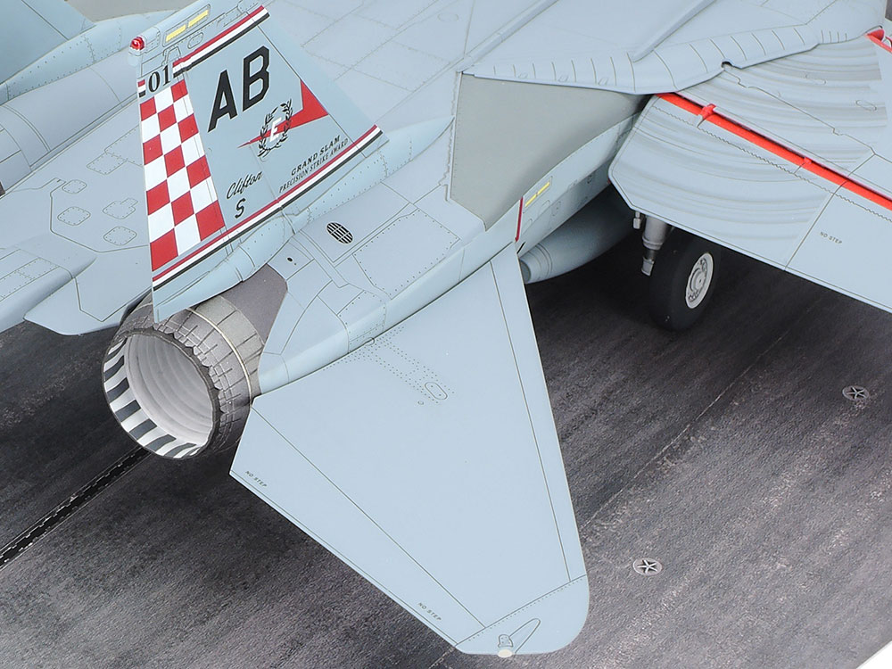 タミヤ 1/48 傑作機シリーズ 1/48 グラマン F-14A トムキャット (後期型) 発艦セット | タミヤ