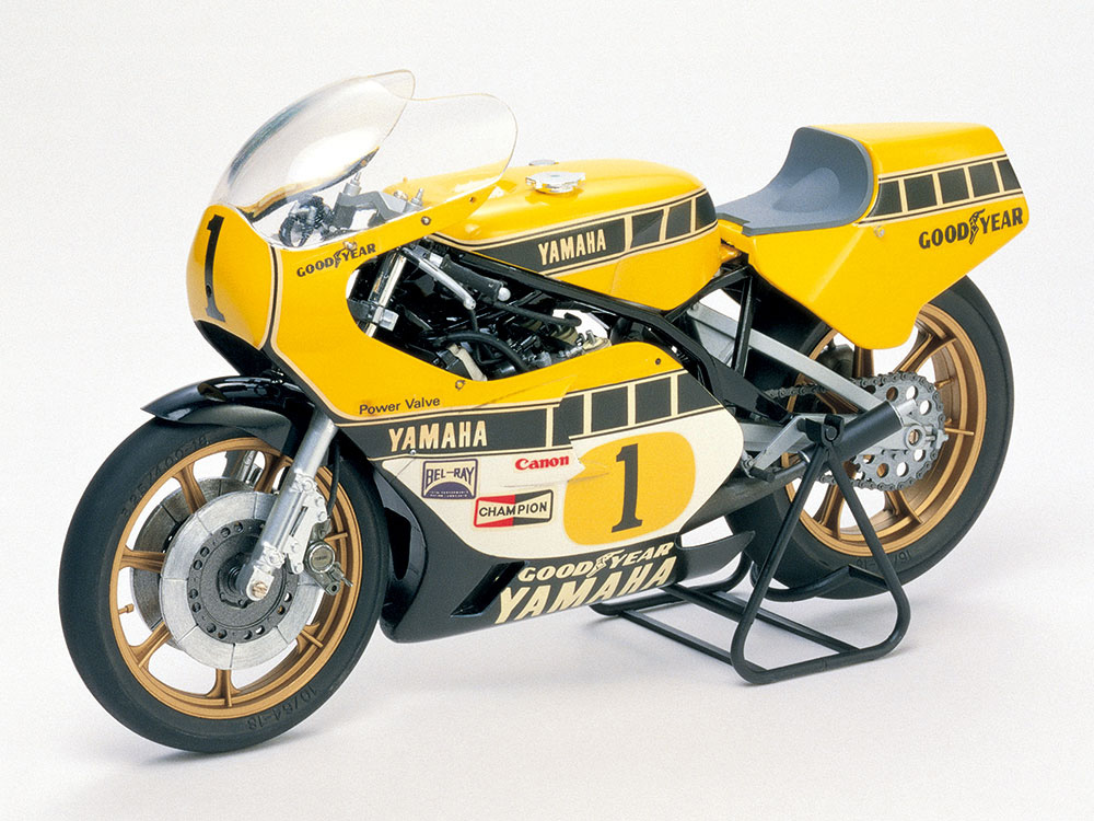 送料無料　1/18 ヤマハ YZR 500 レーシングバイク ミニカー Saica YAMAHA GAULOISES RACING 当時物