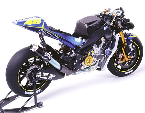 タミヤ 1/12 オートバイシリーズ ヤマハ YZR-M1'04 No.46/No.17 | タミヤ