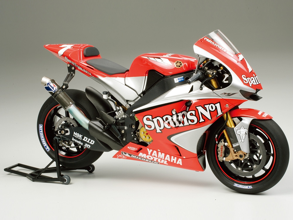 タミヤ 1/12 オートバイシリーズ ヤマハ YZR-M1 '04 No.7/No.33 | タミヤ