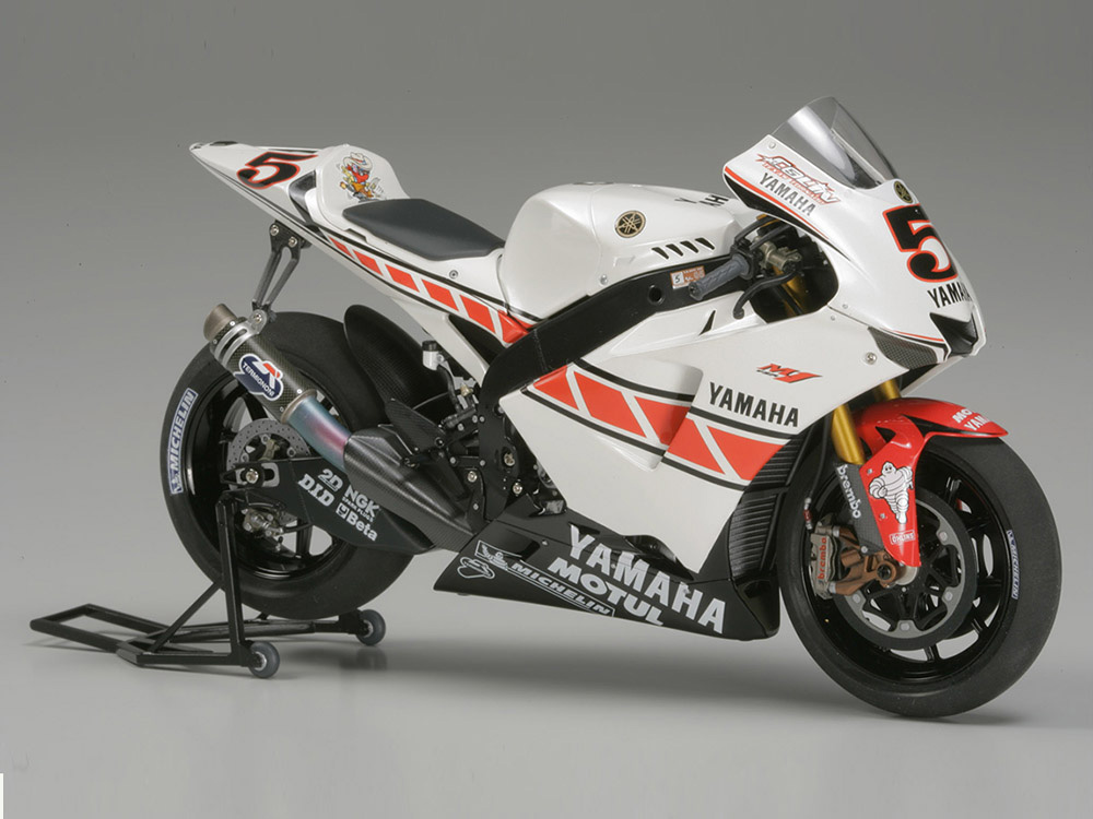 タミヤ 1/12 ヤマハ YZR-M1 50thアニバーサリー バレンシア仕様プラスチック組立キット