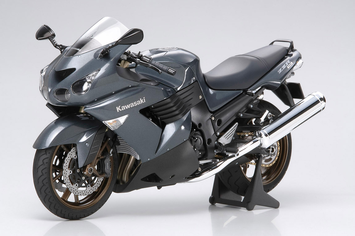 1/12 SCALE Kawasaki ZZR1400 | TAMIYA