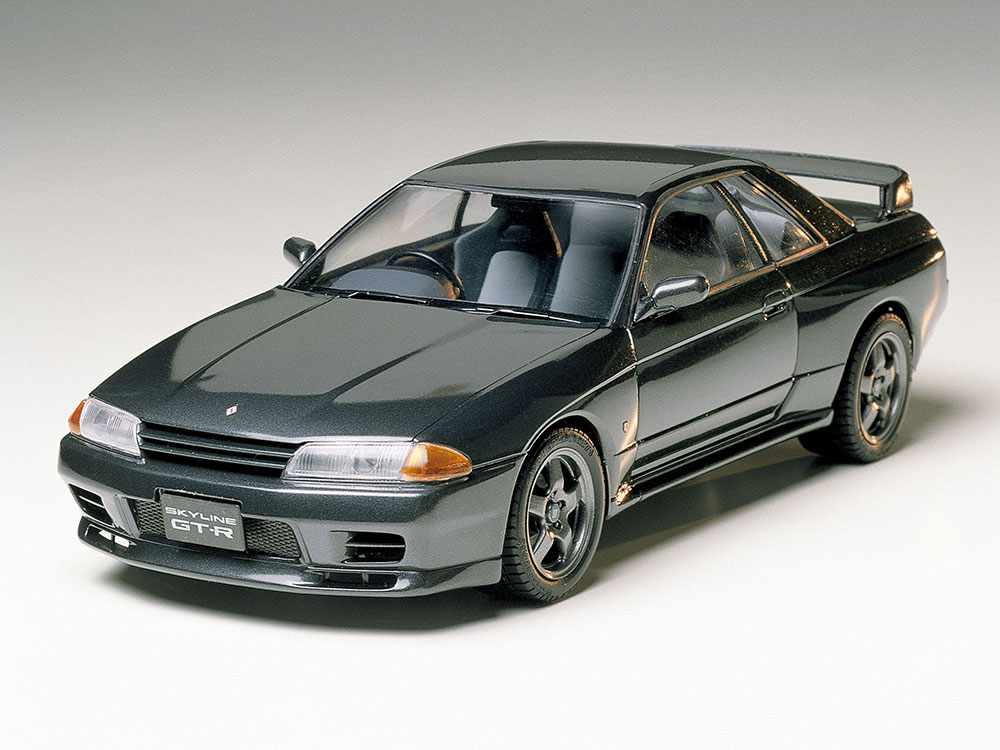 タミヤ 1/24 日産・スカイライン GT-R(R33) プラモデル完成品 - 模型