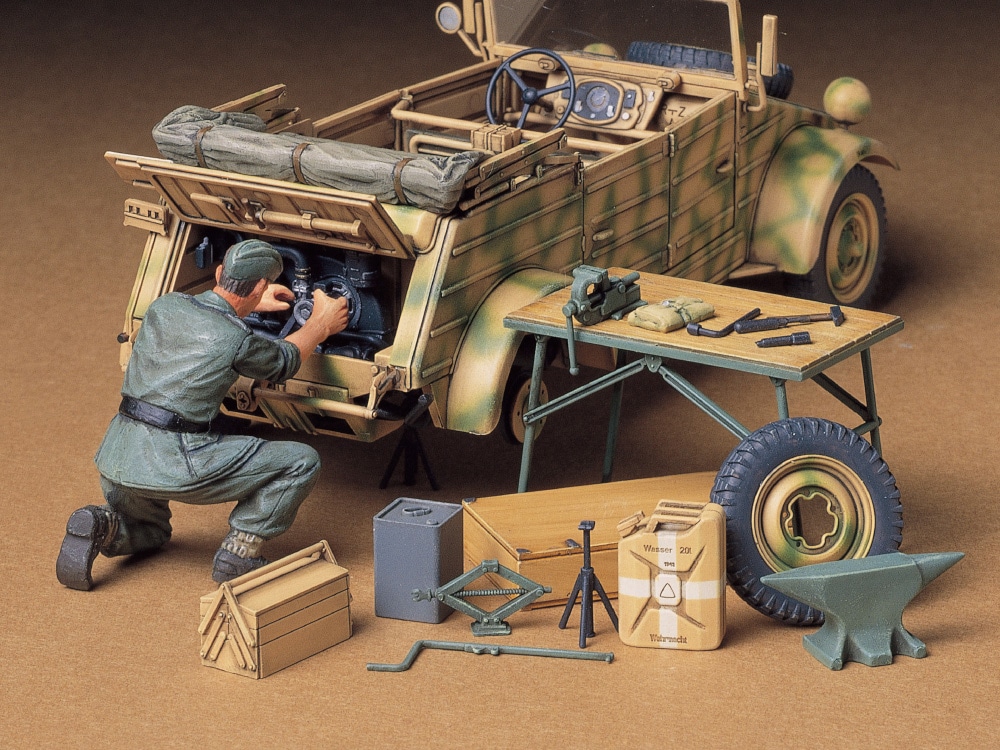 タミヤ プラモデル1/35 ドイツ戦車兵 エンジン整備セット 組立塗装済み完成品