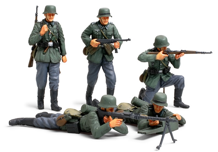 1/35 SCALE GERMAN FIELD COMMANDER SET