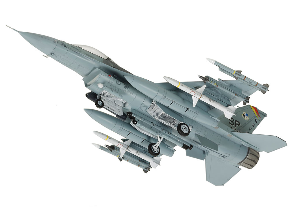 タミヤ 1/72 ウォーバードコレクション ロッキード マーチン F-16CJ [ブロック50] ファイティング ファルコン（フル装備仕様） | タミヤ