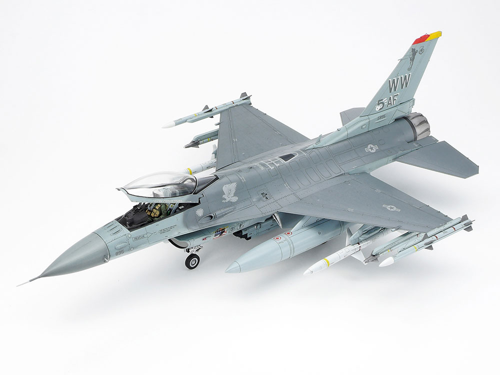 タミヤ 1/48 傑作機シリーズ ロッキード マーチン F-16CJ［ブロック50］ファイティング ファルコン | タミヤ